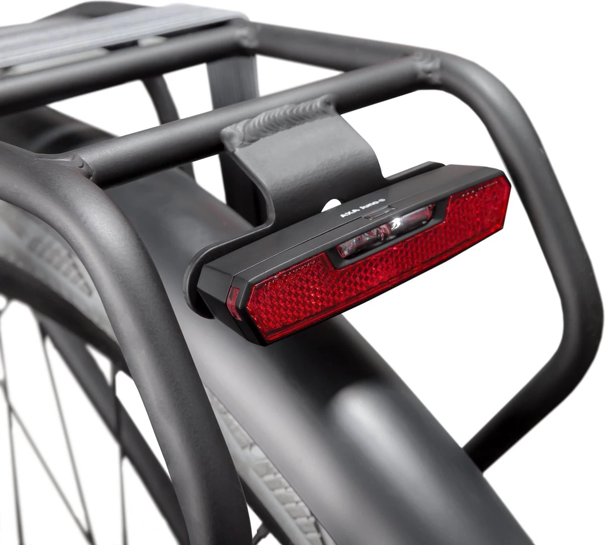 AXA Juno Battery - Fiets Achterlicht - LED Fietsverlichting Op Batterij - Auto Off Systeem - 50 Mm - Rood 8 AXA Juno Battery - Fiets Achterlicht - LED Fietsverlichting Op Batterij - Auto Off Systeem - 50 Mm - Rood - Afbeelding 6
