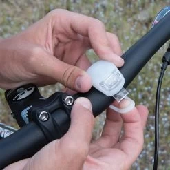 Merkloos Dutch Gadgets - Fietslampjes LED - Set Wit En Rood - Inclusief Batterijen -Fietsenwinkel 1200x1200 280