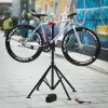 Songmics | Sterke Fiets Montagestandaard Met Gereedschapsbakje | 360° Draaibare / Verstelbare Reparatie Standaard | Universele Fietsstandaard | Lichtgewicht En Eenvoudig Draagbaar. -Fietsenwinkel 1200x1200 753