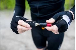 Trivio - CO2 Adapter + CO2 Patroon 16 Gram + Neoprene Huls -Fietsenwinkel 1200x786 1