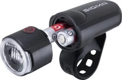 Sigma Sport AURA 30 Fietsverlichting Set - Led Koplamp 30 Lux - CURVE Achterlicht - Inclusief Batterijen -Fietsenwinkel 1200x786