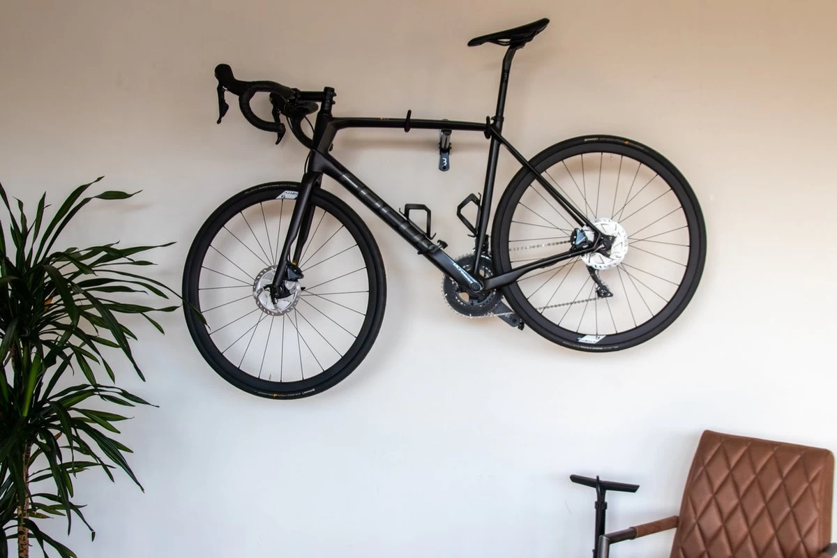 BBB Cycling WallMount Fiets Ophangbeugel - Wandmontage - Ophanghaak - Fietsdrager - Inklapbaar - Zwart - BTL-93 6 BBB Cycling WallMount Fiets Ophangbeugel - Wandmontage - Ophanghaak - Fietsdrager - Inklapbaar - Zwart - BTL-93 - Afbeelding 4