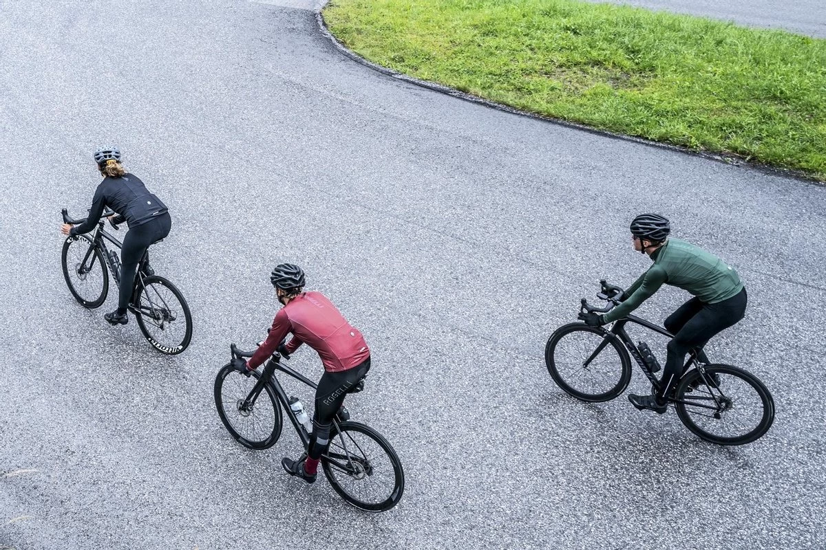 Rogelli Focus - Lange Fietsbroek Met Bretels - Heren - Maat M - Zwart 6 Rogelli Focus - Lange Fietsbroek Met Bretels - Heren - Maat M - Zwart - Afbeelding 4