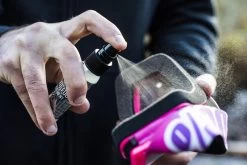 Muc-Off Anti-Fog Treatment Anti Aandamp 32ml 12 Muc-Off Anti-Fog Treatment Anti Aandamp 32ml -Fietsenwinkel 1200x801 7