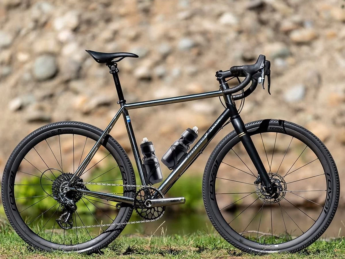 Merkloos Universele Bidonhouders Fiets - Sterke En Flexibele Structuur - Afmeting 14.5x7.5x7.6cm - Zwart 4 Merkloos Universele Bidonhouders Fiets - Sterke En Flexibele Structuur - Afmeting 14.5x7.5x7.6cm - Zwart - Afbeelding 2