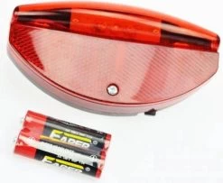 Benson Achterlicht / Staartreflector - Voor Fiets - 3x LED - Universeel - Batterijachterlicht Met Reflector -Fietsenwinkel 1200x985